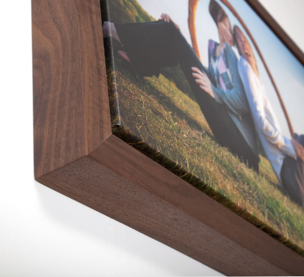 Redipix.com for gallery wraps and box mounted display prints